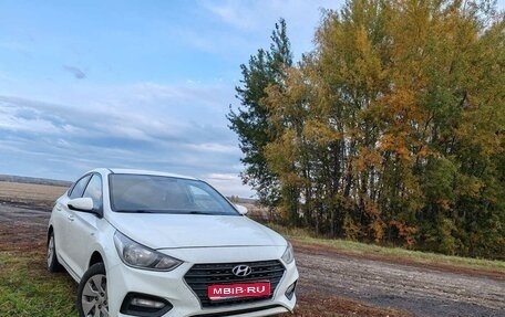 Hyundai Solaris II рестайлинг, 2018 год, 1 050 000 рублей, 1 фотография