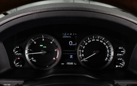 Toyota Land Cruiser 200, 2018 год, 5 749 000 рублей, 14 фотография