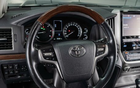 Toyota Land Cruiser 200, 2018 год, 5 749 000 рублей, 13 фотография