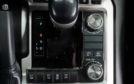 Toyota Land Cruiser 200, 2018 год, 5 749 000 рублей, 24 фотография