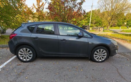 Opel Astra J, 2011 год, 650 000 рублей, 6 фотография