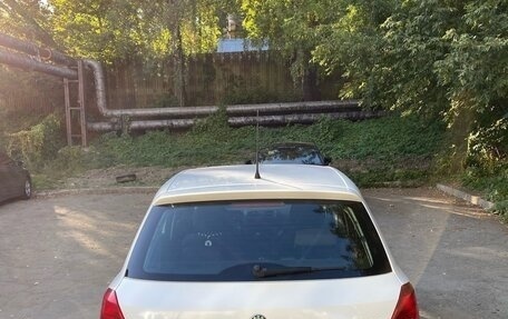 Skoda Fabia II, 2011 год, 650 000 рублей, 3 фотография
