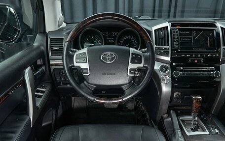 Toyota Land Cruiser 200, 2012 год, 3 099 000 рублей, 8 фотография
