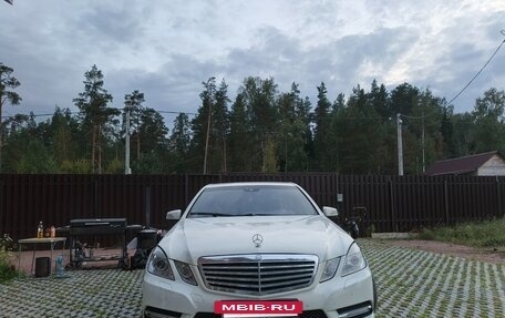 Mercedes-Benz E-Класс, 2011 год, 1 350 000 рублей, 3 фотография