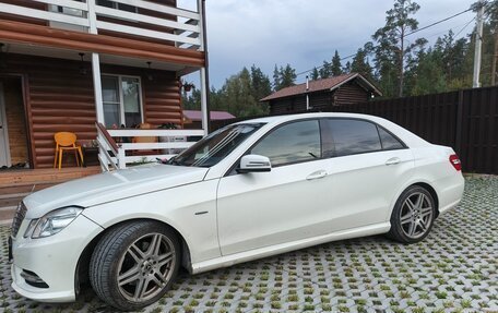 Mercedes-Benz E-Класс, 2011 год, 1 350 000 рублей, 5 фотография