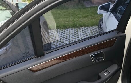 Mercedes-Benz E-Класс, 2011 год, 1 350 000 рублей, 22 фотография