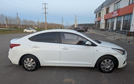 Hyundai Solaris II рестайлинг, 2018 год, 1 150 000 рублей, 3 фотография