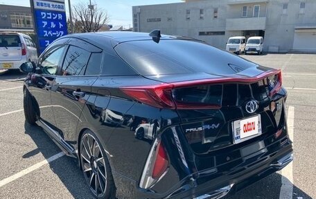 Toyota Prius IV XW50, 2021 год, 1 993 000 рублей, 6 фотография