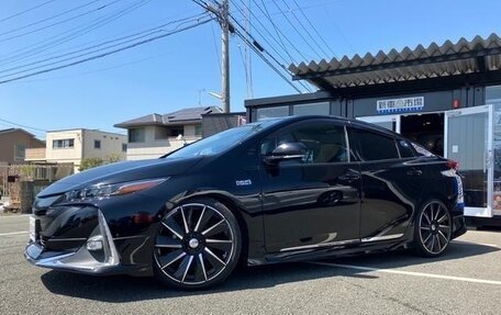 Toyota Prius IV XW50, 2021 год, 1 993 000 рублей, 4 фотография