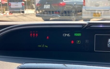 Toyota Prius IV XW50, 2021 год, 1 993 000 рублей, 11 фотография