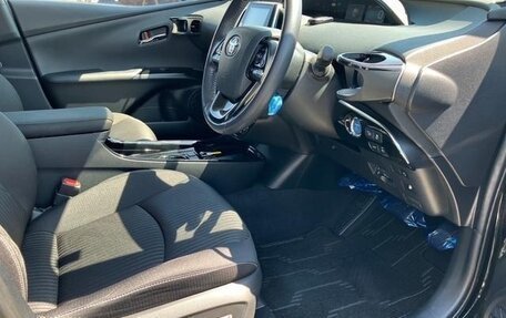 Toyota Prius IV XW50, 2021 год, 1 993 000 рублей, 16 фотография