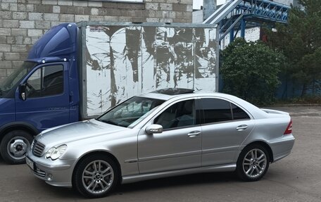 Mercedes-Benz C-Класс, 2006 год, 1 000 000 рублей, 1 фотография