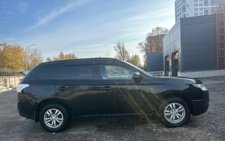 Mitsubishi Outlander III рестайлинг 3, 2014 год, 1 500 000 рублей, 5 фотография