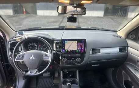 Mitsubishi Outlander III рестайлинг 3, 2014 год, 1 500 000 рублей, 9 фотография