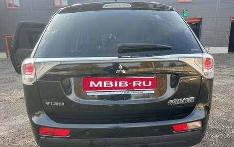 Mitsubishi Outlander III рестайлинг 3, 2014 год, 1 500 000 рублей, 16 фотография