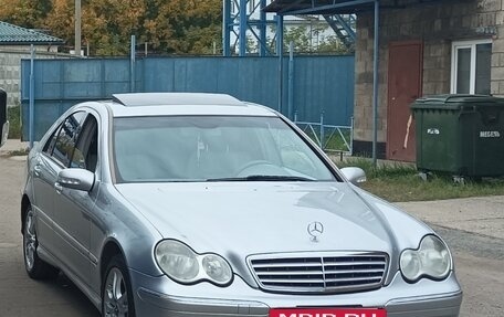 Mercedes-Benz C-Класс, 2006 год, 1 000 000 рублей, 2 фотография