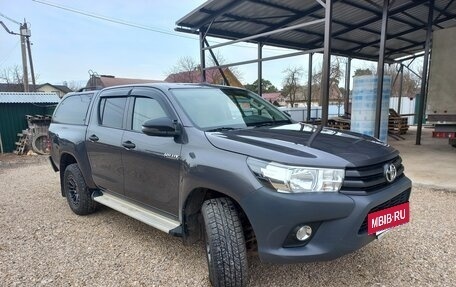 Toyota Hilux VIII, 2018 год, 2 550 000 рублей, 4 фотография