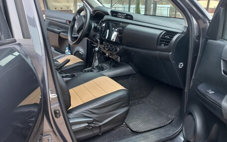 Toyota Hilux VIII, 2018 год, 2 550 000 рублей, 13 фотография