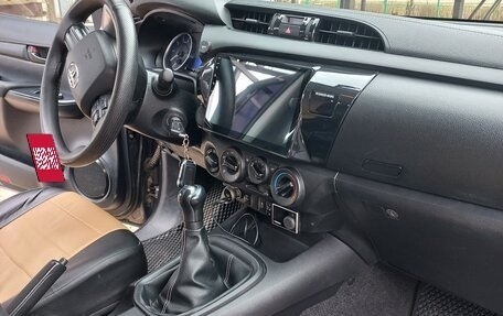 Toyota Hilux VIII, 2018 год, 2 550 000 рублей, 11 фотография