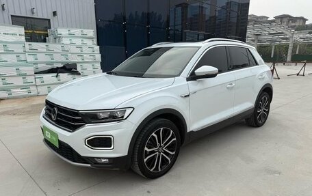 Volkswagen T-Roc I, 2021 год, 1 596 000 рублей, 2 фотография