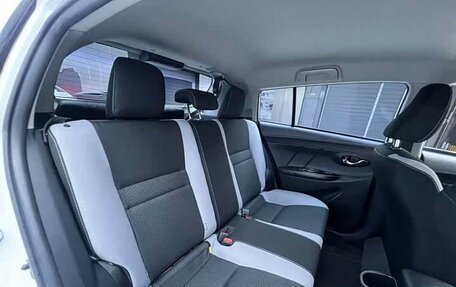 Toyota Yaris XP150 рестайлинг, 2022 год, 1 400 000 рублей, 13 фотография