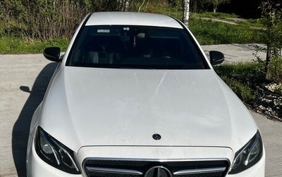 Mercedes-Benz E-Класс, 2018 год, 3 650 000 рублей, 1 фотография