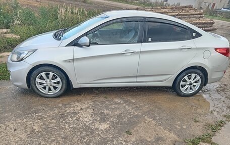 Hyundai Solaris II рестайлинг, 2011 год, 520 000 рублей, 3 фотография