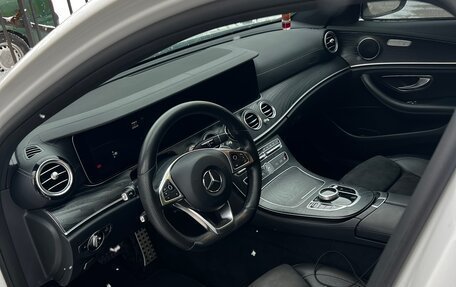 Mercedes-Benz E-Класс, 2018 год, 3 650 000 рублей, 26 фотография