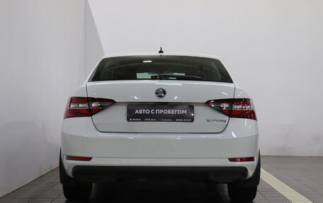 Skoda Superb III рестайлинг, 2018 год, 1 855 000 рублей, 6 фотография