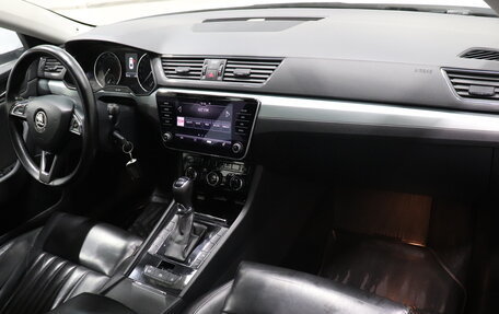 Skoda Superb III рестайлинг, 2018 год, 1 855 000 рублей, 15 фотография