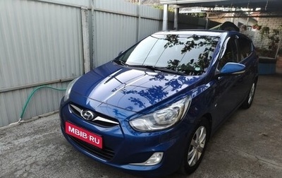 Hyundai Solaris II рестайлинг, 2011 год, 900 000 рублей, 1 фотография