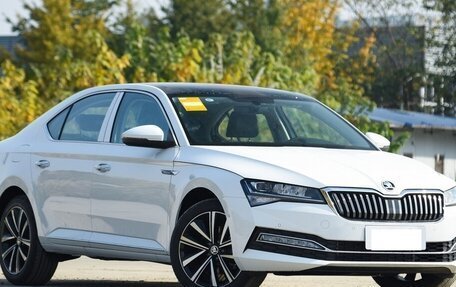 Skoda Superb, 2025 год, 2 250 000 рублей, 3 фотография