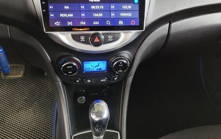 Hyundai Solaris II рестайлинг, 2011 год, 900 000 рублей, 10 фотография