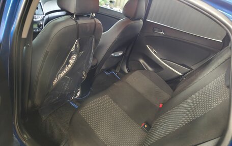 Hyundai Solaris II рестайлинг, 2011 год, 900 000 рублей, 8 фотография