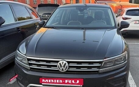 Volkswagen Tiguan II, 2019 год, 2 500 000 рублей, 2 фотография