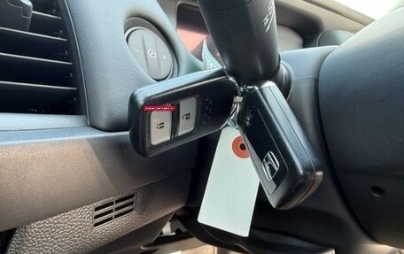 Honda Fit, 2022 год, 1 200 000 рублей, 38 фотография