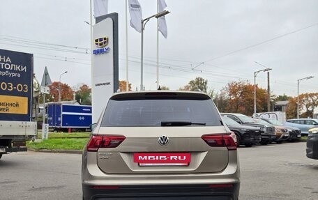 Volkswagen Tiguan II, 2018 год, 1 575 000 рублей, 5 фотография