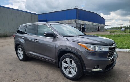 Toyota Highlander III, 2015 год, 3 200 000 рублей, 1 фотография