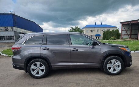 Toyota Highlander III, 2015 год, 3 200 000 рублей, 2 фотография