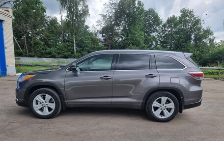 Toyota Highlander III, 2015 год, 3 200 000 рублей, 4 фотография
