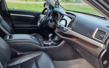 Toyota Highlander III, 2015 год, 3 200 000 рублей, 7 фотография