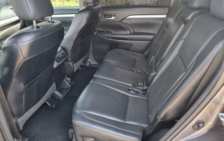 Toyota Highlander III, 2015 год, 3 200 000 рублей, 12 фотография