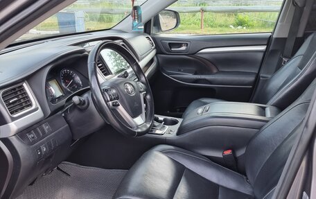 Toyota Highlander III, 2015 год, 3 200 000 рублей, 6 фотография