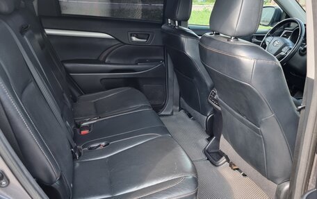Toyota Highlander III, 2015 год, 3 200 000 рублей, 9 фотография