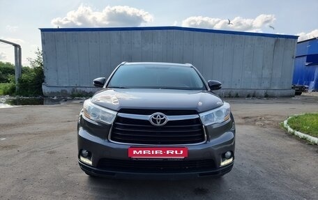 Toyota Highlander III, 2015 год, 3 200 000 рублей, 16 фотография