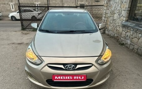 Hyundai Solaris II рестайлинг, 2011 год, 650 000 рублей, 3 фотография