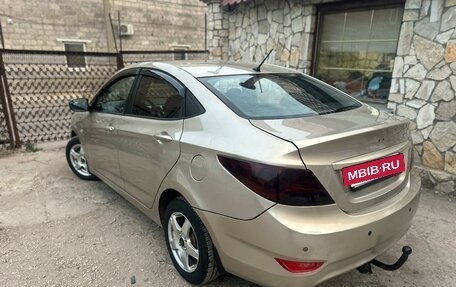 Hyundai Solaris II рестайлинг, 2011 год, 650 000 рублей, 6 фотография