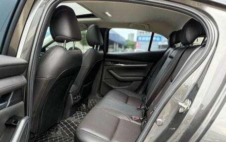 Mazda 3, 2022 год, 1 650 000 рублей, 18 фотография