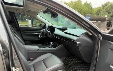 Mazda 3, 2022 год, 1 650 000 рублей, 17 фотография