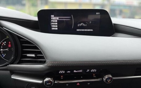 Mazda 3, 2022 год, 1 650 000 рублей, 13 фотография